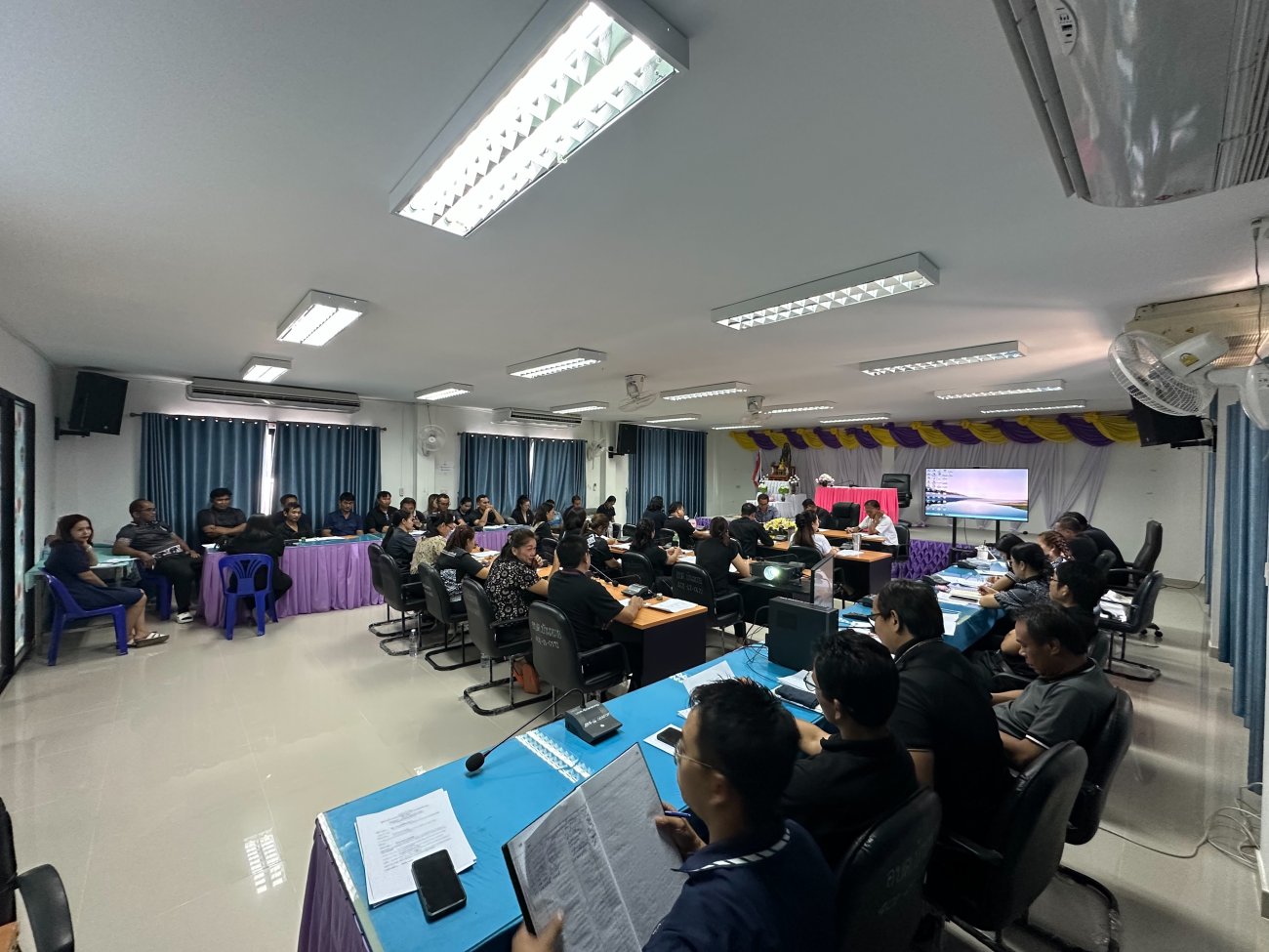 การประชุมประจำเดือนพฤษภาคม 2569 ของคณะผู้บริหาร พนักงานส่วนตำบล และพนักงานจ้างองค์การบริหารส่วนตำบลบ้านหวาย วันที่ 7 พฤษภาคม 2569